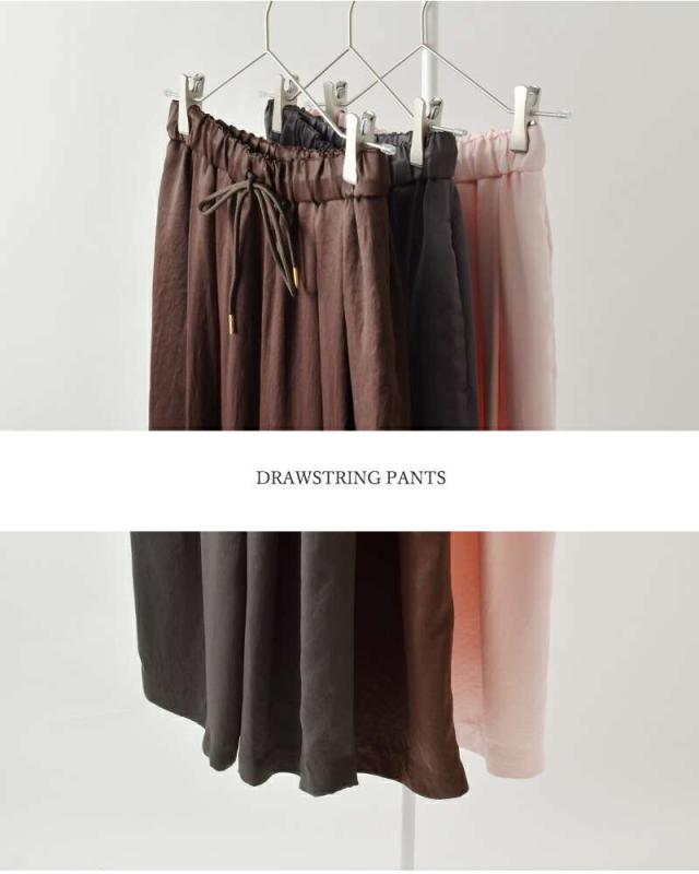 ma couleur(マ クルール)レザーライクサテンビンテージドロストタックパンツj-4642