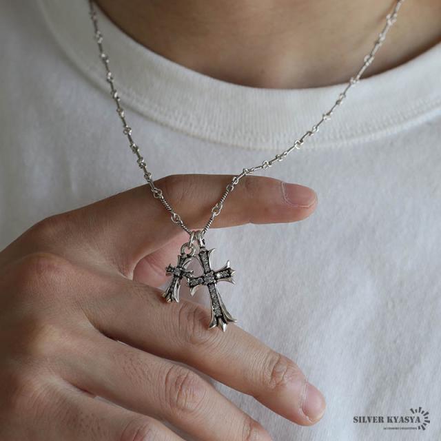 Double Tapです　　　　　　　GARNI ガル二　クロスネックレス GARNI - クロスモチーフ ネックレス / Denova G.C Pendant