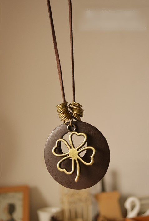 ペンダント 革 アクセサリー 