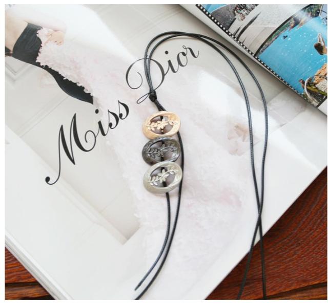 ペンダント 革 アクセサリー