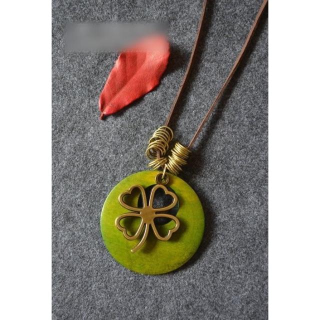 ペンダント 革 アクセサリー 