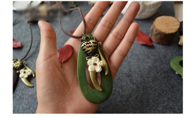 ペンダント 革 アクセサリー 