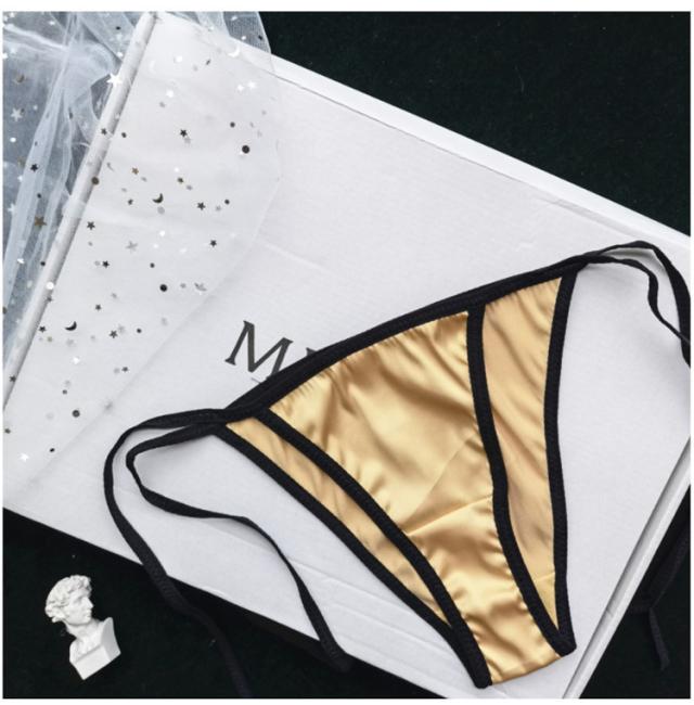 セクシーショーツ