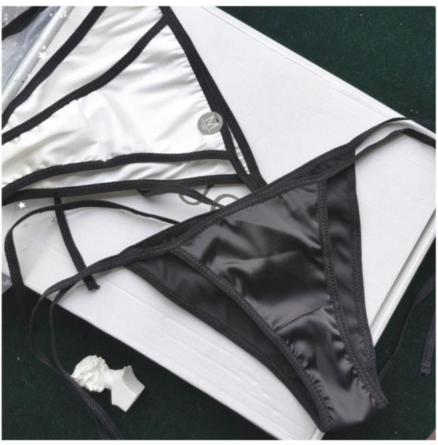 セクシーショーツ