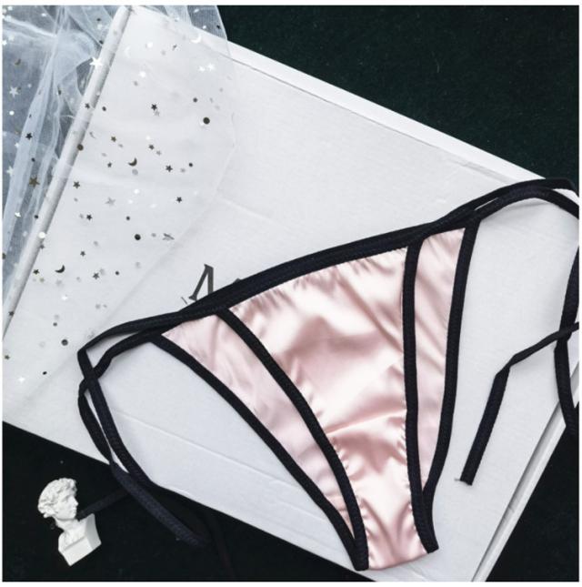 セクシーショーツ