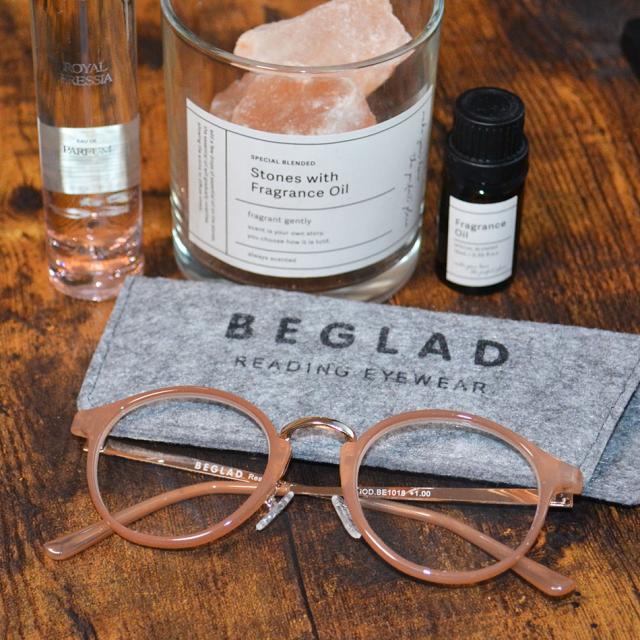 送料無料 老眼鏡 ビグラッド リーディンググラス BEGLAD 全3色 おしゃれ老眼鏡 ボストン