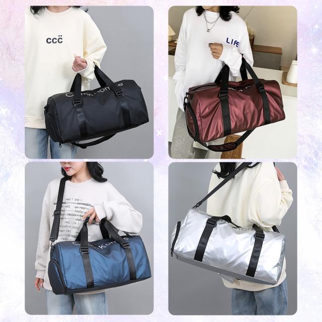 トラベルバッグ