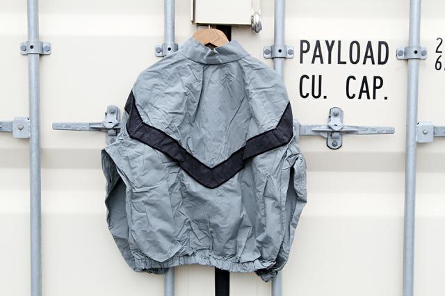 DEADSTOCK U.S.ARMY PHYSICAL TRAINING REFLECTIVE PT JACKET GREY 米軍 新品 デッドストック フィジカル トレーニング ジャケット グレー アメリカ軍 米軍 ヴィンテージ ミリタリー メンズ アウトドア アウター