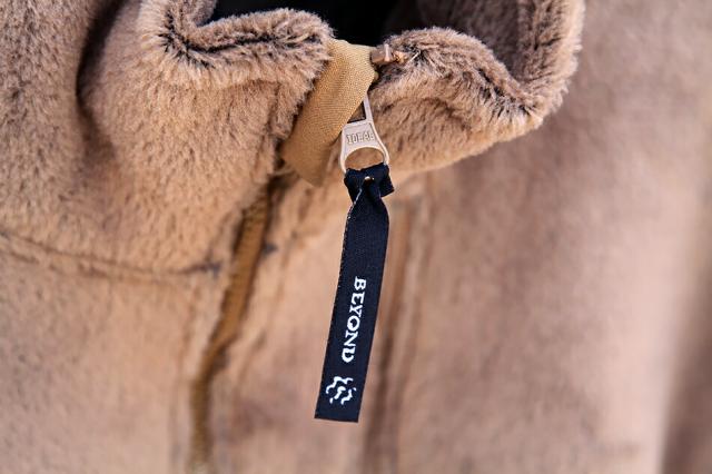 「DEADSTOCK PCU LEVEL3 MALAMUTE HIGH LOFT JACKET」By BEYOND CLOTHING U.S.ARMY COYOTE BROWN 米軍実物新品 デッドストック マラミュート フリース ジャケット コヨーテブラウン アメリカ軍 米軍放出 ヴィンテージ ミリタリー メンズ アウター