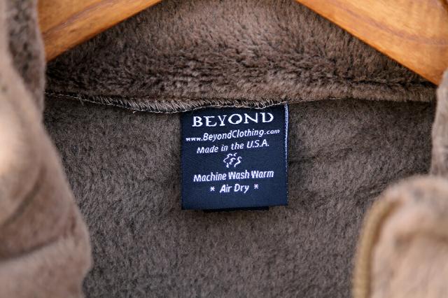 「DEADSTOCK PCU LEVEL3 MALAMUTE HIGH LOFT JACKET」By BEYOND CLOTHING U.S.ARMY COYOTE BROWN 米軍実物新品 デッドストック マラミュート フリース ジャケット コヨーテブラウン アメリカ軍 米軍放出 ヴィンテージ ミリタリー メンズ アウター