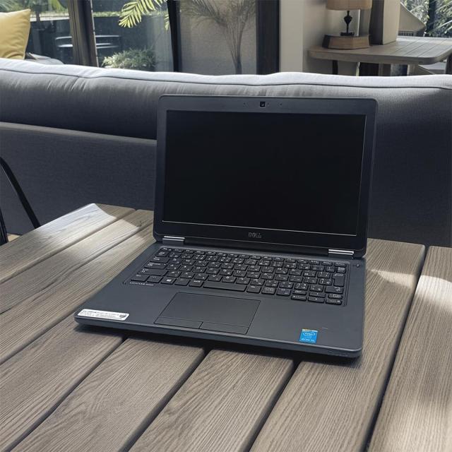 中古DELL Latitude E5250 スリム設計 軽量ノートPC 右側面端子画像