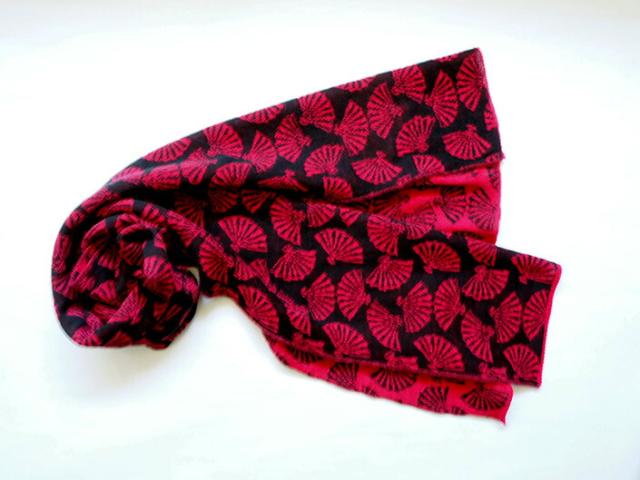 送料無料 扇子柄マフラー ストール レディース メンズ 日本製 和柄 オーガニックウール アトピー 高級品 マフラー 軽い 薄い アレルギー 高品質 肌触りよい おすすめ 五泉ニット ウール