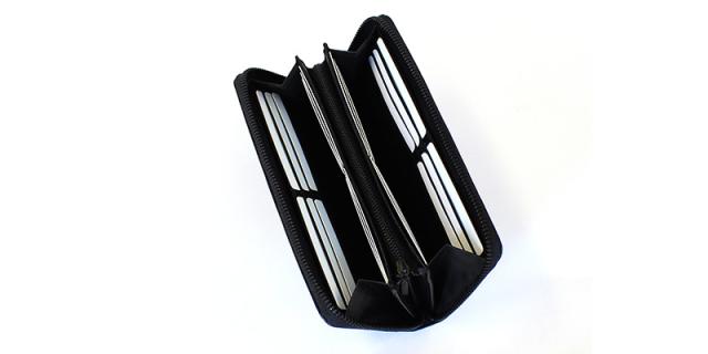 ガジェットリンク FRUH（フリュー） リアルカーボン ラウンドジップウォレット GL026 1個