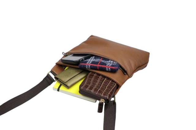 小田清 豊岡工房 日本製 洗える牛革を使ったショルダーバッグ
