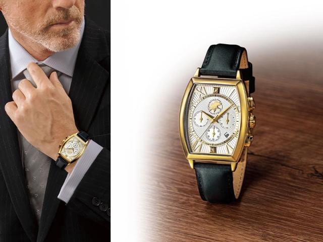 ハンティング・ワールド サファリ・クラシック 高級クロノグラフ バチュー・ライト仕様