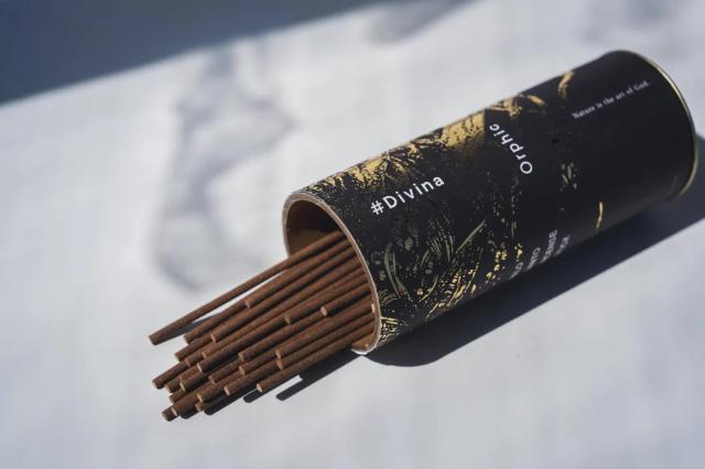 Orphic オーフィック パロサントのお香 内容イメージ