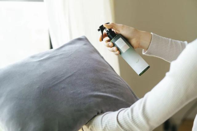 ソファーやクッションに使えるヒノキ消臭除菌ルームミスト