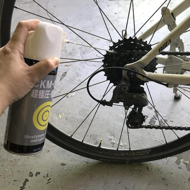 自転車チェーンの潤滑に