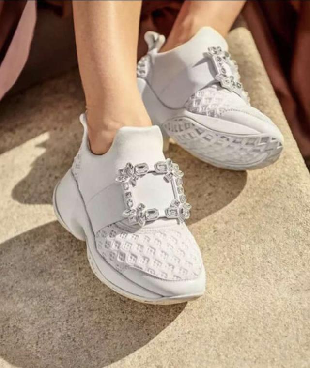 《送料無料》ビジュー メッシュ スニーカー 楽ちん 疲れにくい レディース 22 23 24 25 白 ブラック ホワイト おしゃれ かわいい 靴 痛くない スポーツ 厚底スニーカー 厚底 ダッドスニーカー 韓国ファッション シューズ 軽い 大人女子