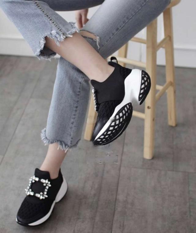 《送料無料》ビジュー メッシュ スニーカー 楽ちん 疲れにくい レディース 22 23 24 25 白 ブラック ホワイト おしゃれ かわいい 靴 痛くない スポーツ 厚底スニーカー 厚底 ダッドスニーカー 韓国ファッション シューズ 軽い 大人女子
