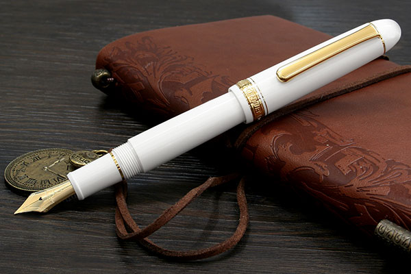 プラチナ万年筆 PLATINUM #3776 センチュリー #2 シュノンソーホワイト