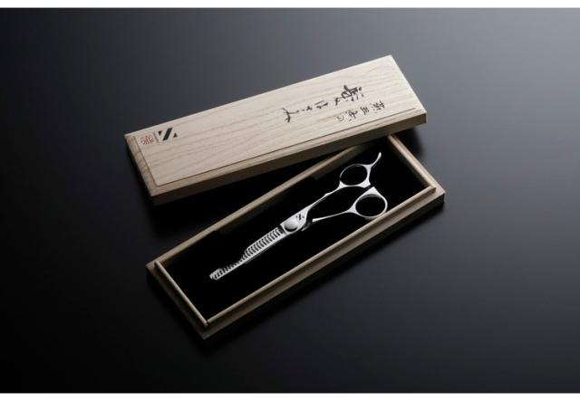 燕三条の髪はさみ シゲル工業 美容師のスキばさみ 16.4cm 桐箱入り 家庭用 セルフカット 本格仕様 スキはさみ スキ鋏 散髪はさみ 子ども ヘアカット 日本製 国産 プレゼント ギフト(代引不可)【送料無料】