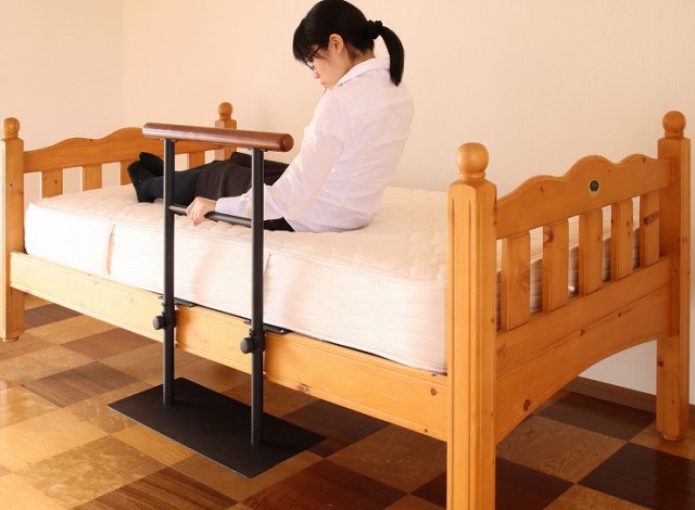 即納国産 手すり 介護 起き上がり 立ち上がり 補助 寝具 ベッド用手すり ベッド 天然木 安定感(代引不可)の通販はau PAY マーケット - リコメン堂インテリア館|商品ロットナンバー:452968784 好評正規品