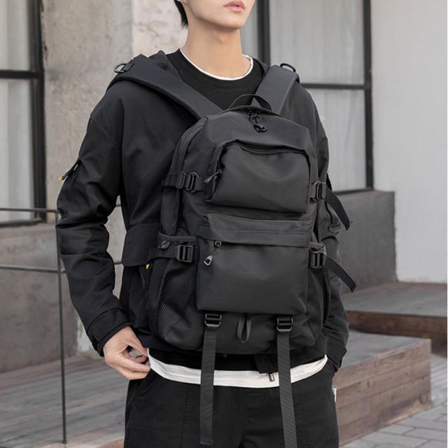 https://image.wowma.jp/69リュック メンズ 撥水 ノートPC 軽い 防水 大容量 軽量 リュックサック バッグ 20L 25L おしゃれ 小さめ ストリート ビジネス カジュアル バックパック 大きめ 通勤 通学 登山 旅行 アウトドア かっこいい ブラック 自転車  高校生 大学生 シンプル チェストストラップ 070104/kaban/bkpk-007/bkpk-0074