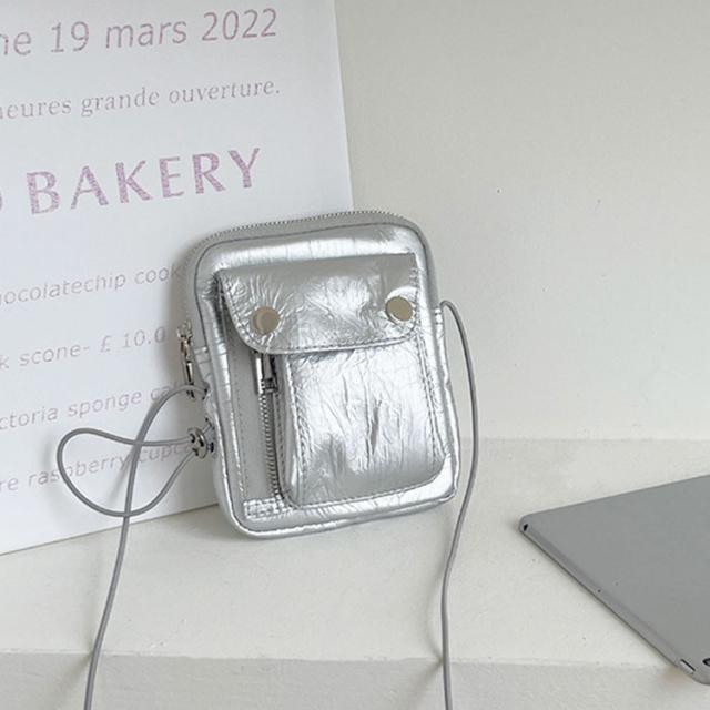 サコッシュ レディース ポシェット 斜めがけ かわいい エナメル きれいめ 小さめ 2way ウエストポーチ 軽い ミニ ポーチ カジュアル おしゃれ 軽量 防水 撥水 10代 20代 30代 外ポケット 女の子 ブラック シルバー 韓国 送料無料 10