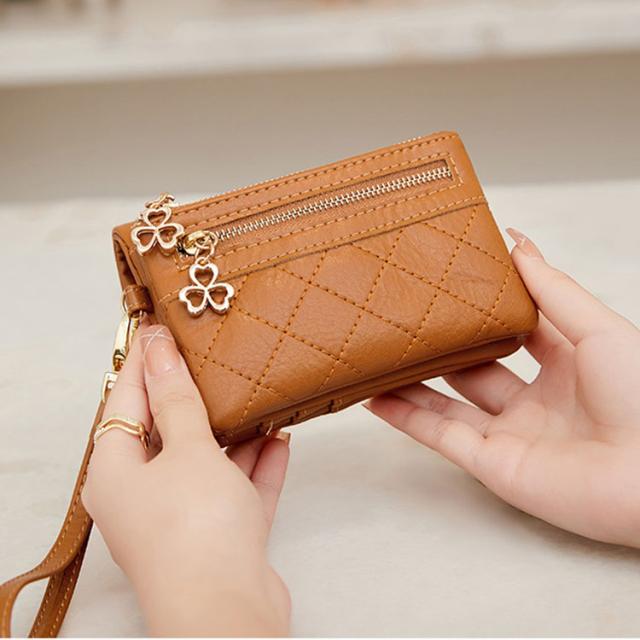 財布 レディース 二つ折り 大容量 キルティング レザー カード入れ 多い カード たくさん入る ポーチ 小物入れ かわいい お洒落 大人 機能性 コンパクト 小銭入れ サイフ ストラップ付き ミニポーチ 女の子 軽い 30代 40代 50代 送料無料 8
