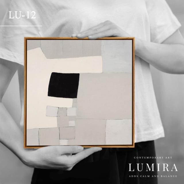 リビングや玄関の壁やキャビネット飾りにおすすめな額付きアート