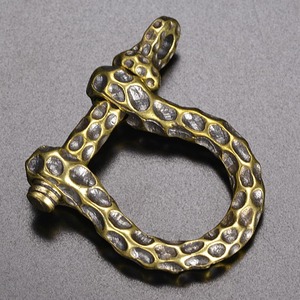 シャックル馬蹄型真鍮パーツ模様デザイン