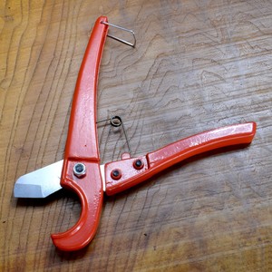 パイプカッター塩ビ管樹脂管用レッド