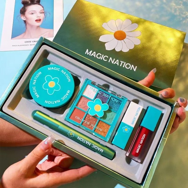 MAGIC NATIONコスメ５点セット 超かわいい ギフトボックス リップ アイシャドウ ルーズパウダー マスカラ 誕生日プレゼント 女性 化粧品 スキンケアセット 妻 ギフト