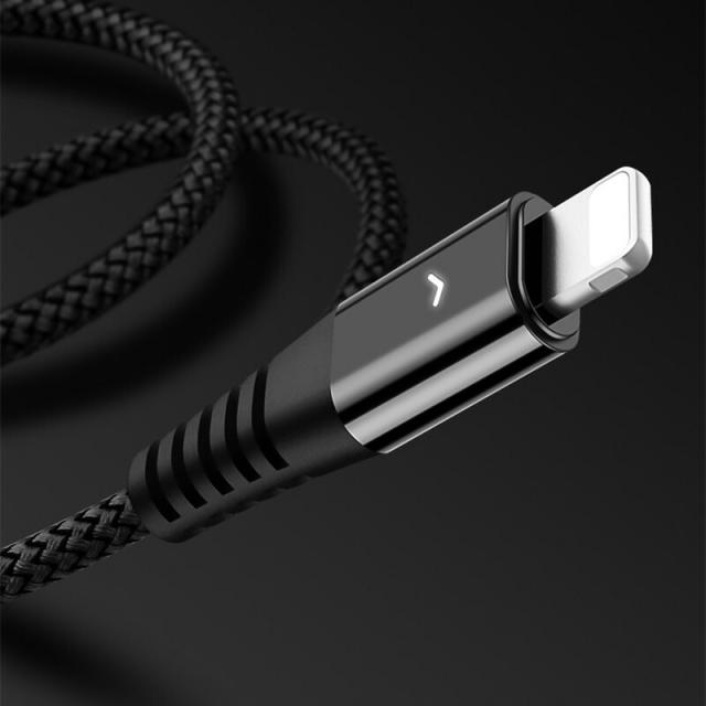 Lightningケーブル