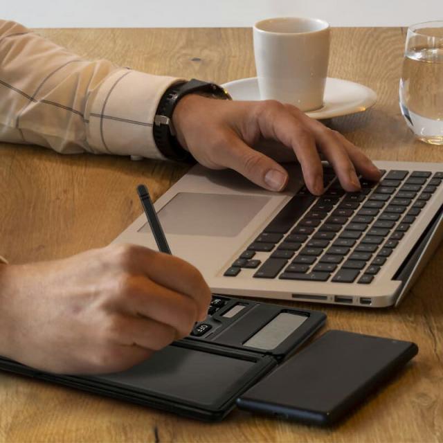 電卓付き電子メモパッド