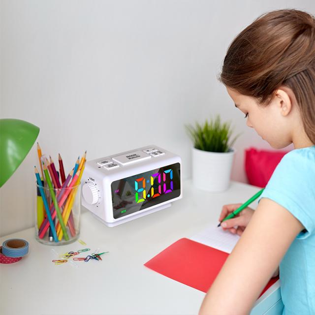 デュアル目覚まし時計