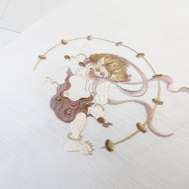 衿秀 公式 半衿 はんえり 刺繍 風神雷神 正絹 塩瀬 日本製 和装小物 和