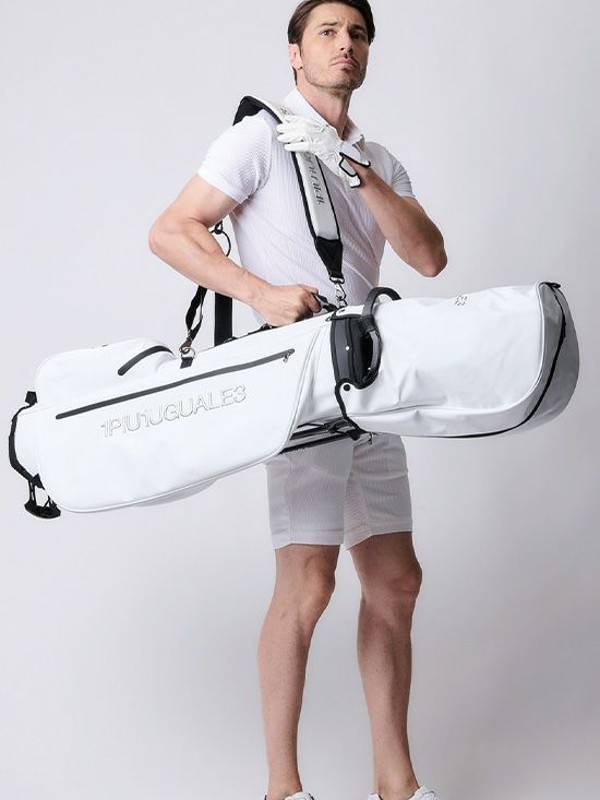 1PIU1UGUALE3 GOLF(ウノピゥウノウグァーレトレ ゴルフ)スタンド