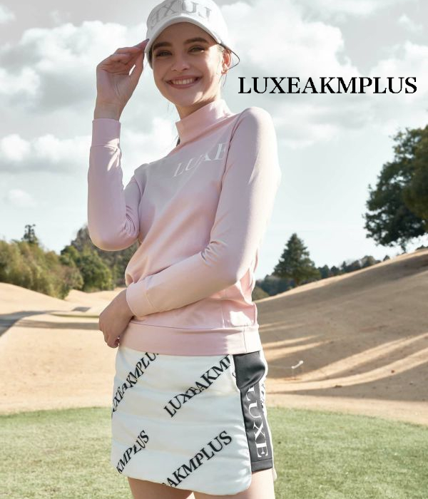 LUXEAKMPLUS リュクスエイケイエムプラス 光沢ロゴモックネックTシャツ 長袖 ゴルフ レディース 女性 GOLF スポーツ おしゃれ LUXEAKMPLUS リュクスエイケイエムプラス 光沢ロゴモックネックT