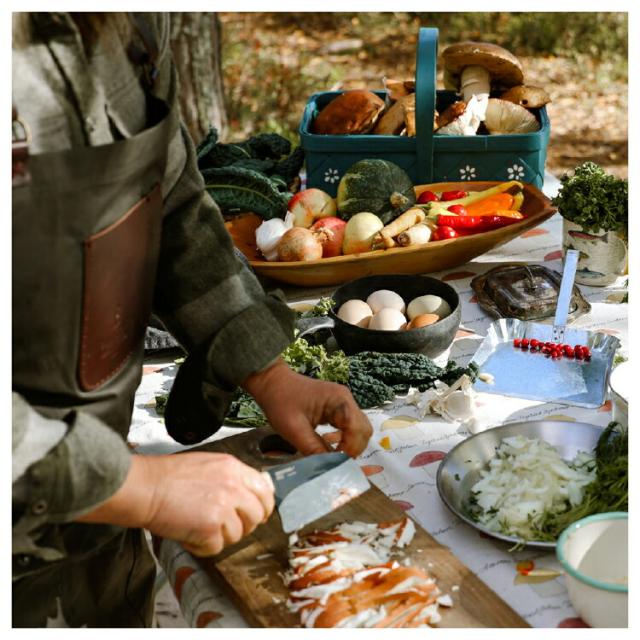 フルタングナイフ モーラナイフ ロンボ ブラックブレード (S) -アッシュウッド Morakniv Ash Wood Rombo 正規品 | キャンプナイフ ステンレス バトニング フェザースティック アウトドア アウトドア用品 キャンプグッズ キャンプ用品 調理 料理 薪割り 包丁 山登り 登山