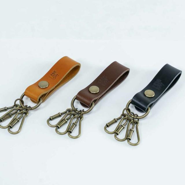 しなやかかつ経年変化が楽しい栃木レザー。使えば使うほどに色が濃くなり艶が出てきます。