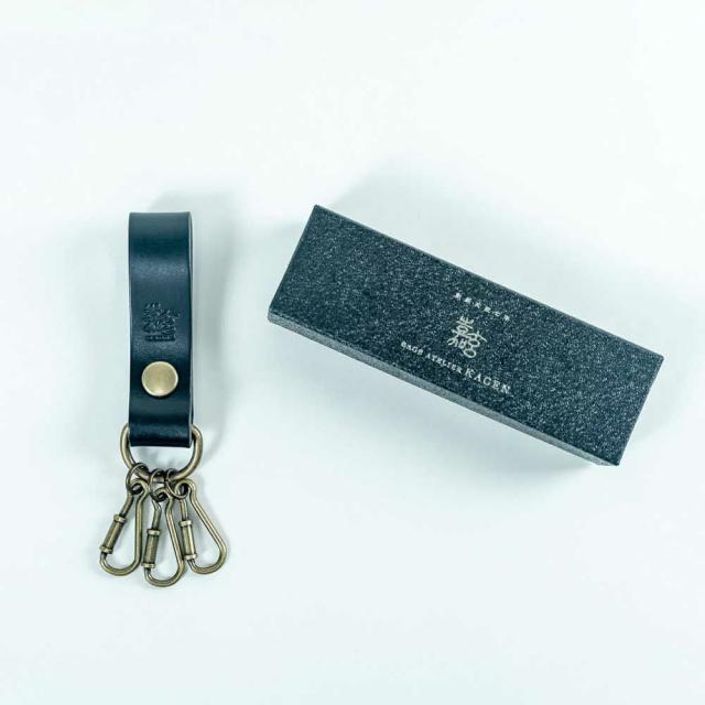 ブランドロゴを入れた高級感のあるおしゃれな黒箱に入れてお届けします。プレゼントにも最適。カラークロ。