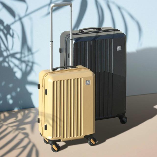 フリクエンターのリエーヴェ4輪キャリーは、快適な旅行が楽しめます。目にも手にも心地いいずっと愛され続ける機能がある。