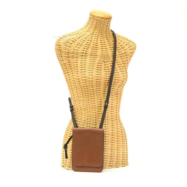 【Bランク】 ロエベ LOEWE フラット ガセット クロスボディ カーフレザー アナグラム 335.54Z33 ミニ ショルダーバッグ スマホショルダー フォンポーチ 斜め掛け 肩掛け ポシェット レディース メンズ ブラウン 中古 mbf15005