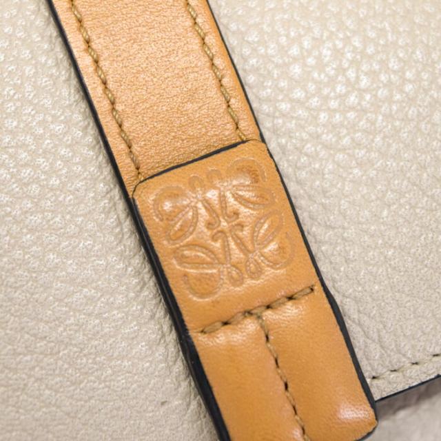 【Bランク】 ロエベ LOEWE トライフォールド ウォレット ソフトグレインカーフ (レザー) 124.12AB41 三つ折り財布 かぶせ蓋 ミディアムウォレット ミニ財布 レディース ライトオーツ (ベージュ) / ハニー (オレンジ ) 正規品 中古 mbl16022