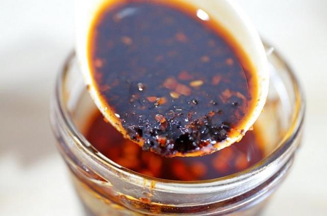 ラー油をスプーンで