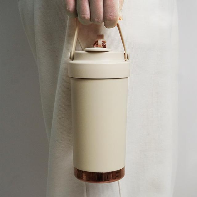 タンブラー水筒(蓋付き)の実物写真3