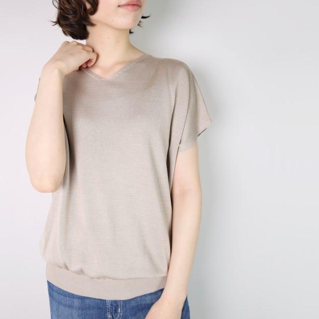 Vネックプルオーバー