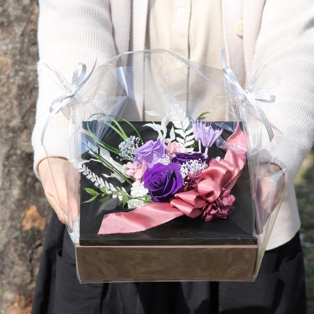 誕生日 誕生日プレゼント 女性 退職祝い 還暦祝いなどにプリザーブドフラワーのギフト。